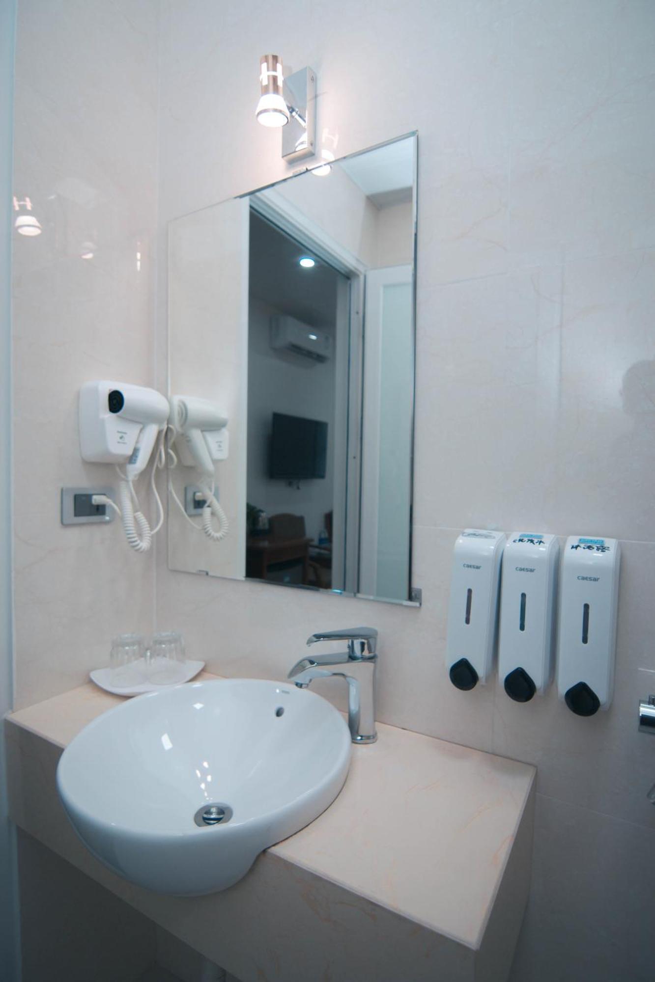 Hoang Long Hotel Hạ Long Exterior foto
